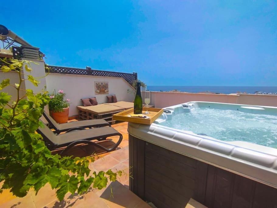 Penthouse With Jacuzzi And Spectacular Sea Views Apartment Nerja Luaran gambar